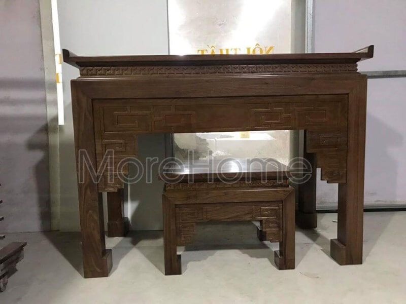 Gợi ý mẫu bàn thờ gỗ óc chó hiện đại vừa sang trọng vừa tiện dụng cho biệt thự, nhà lô phố có diện tích lớn.